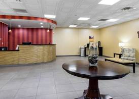 Quality Inn & Suites Charleston - Civic Center 4