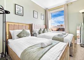 Modern Bed Apartment 4