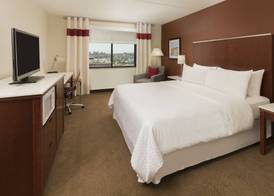 Four Points by Sheraton Boston Logan Airport Revere 5