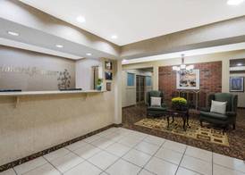 Howard Johnson by Wyndham Springfield 2