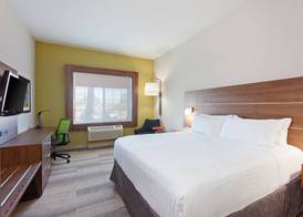 Holiday Inn Express & Suites CORONA by IHG 4