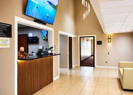 Super 8 by Wyndham Champaign 3