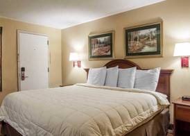 Econo Lodge Newton 5