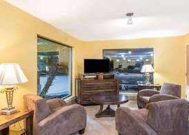 Days Inn by Wyndham Sulphur LA 2
