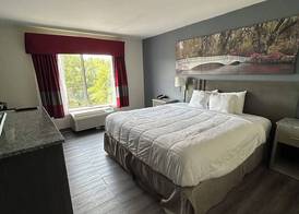 Clarion Pointe - Greensboro Coliseum Area 5