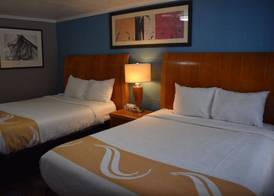 Pilgrim Inn & Cottages 4
