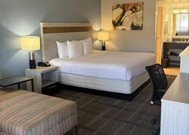 SureStay InnSuites Phoenix Hotel & Suites by Best Western 3