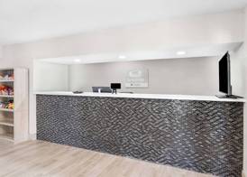 Econo Lodge Inn & Suites Ocean Springs - Biloxi 2