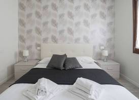 Apartments in San Marco with Canal View by Wonderful Italy 3