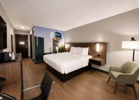 Clarion Pointe Addison - Dallas North 2