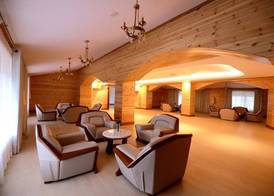 Araliya Red - Budget friendly Hotel- Where you find stunning 360 panoramic view of Nuwara Eliya 3