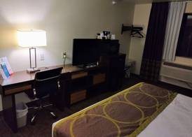 Super 8 by Wyndham Lebanon 5