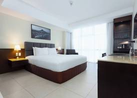 The B Hotel Alabang 5