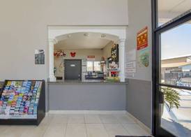 Anaheim Discovery Inn and Suites 4