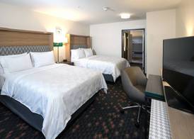 Holiday Inn & Suites KALAMAZOO WEST by IHG 4