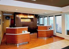 Courtyard by Marriott Lansing 2