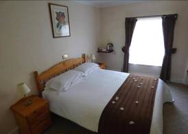 The Roundabout Hotel 4