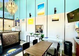 Days Inn by Wyndham Los Angeles LAX Airport Stadium Area 2