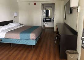 Days Inn by Wyndham Indianapolis South 2