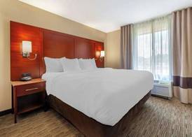 Holiday Inn Express & Suites MILWAUKEE NW – PARK PLACE by IHG 4