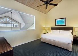 Holiday Inn & Suites CLEARWATER BEACH S-HARBOURSIDE by IHG 2