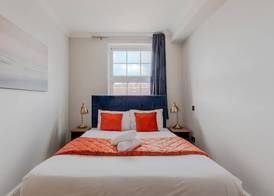 Bright Apartments near Hyd Park 5