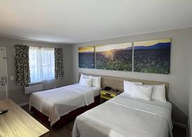 Days Inn by Wyndham San Marcos 3