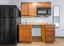 Birch Hill Suites Clarksville-Louisville North 5
