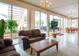 Econo Lodge Inn & Suites Clearwater Central 5