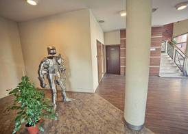 Grot Hotel 2