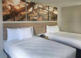 Days Inn by Wyndham Lafayette Scott 3
