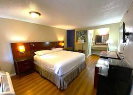 Travelodge by Wyndham San Antonio Lackland AFB North 5