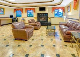 Days Inn & Suites by Wyndham Jeffersonville IN 2