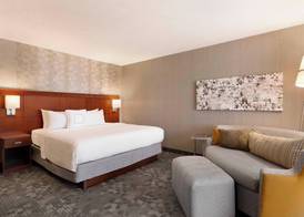 Courtyard by Marriott Bloomington Normal 4