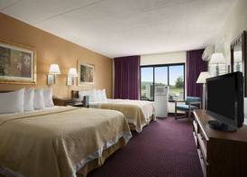Ramada by Wyndham Pittsburgh/New Stanton 4