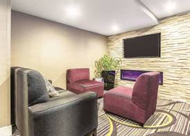 La Quinta by Wyndham Hartford Bradley Airport 2