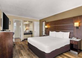 Comfort Inn San Diego Airport At The Harbor 4