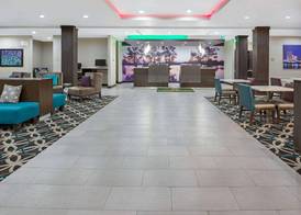La Quinta Inn & Suites by Wyndham Lake Charles - Westlake 2
