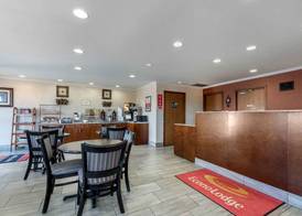 Econo Lodge Lexington Southeast 2