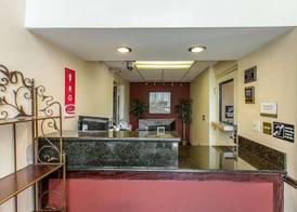 Econo Lodge Inn & Suites Riverside - Corona 2