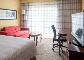 Courtyard by Marriott Indianapolis Airport 5