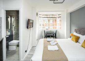 NEW Sleek & Modern Studio in the Heart of Chelsea 2