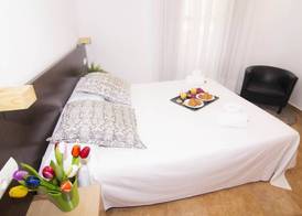 Living Valencia Apartments - Merced 4