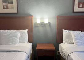 Travelodge by Wyndham Terre Haute 5