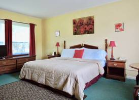 Vinehurst Inn And Suites 3