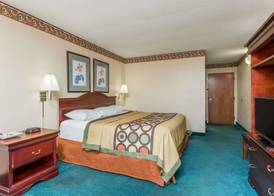 Super 8 by Wyndham Piedmont Greenville Area 5