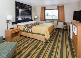 Super 8 by Wyndham Ottawa Starved Rock 5