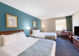 Baymont by Wyndham Bartonsville Poconos 5