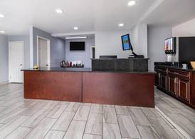 Super 8 by Wyndham Portsmouth - Norfolk 3