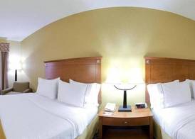 Holiday Inn Express MCCOMB by IHG 5